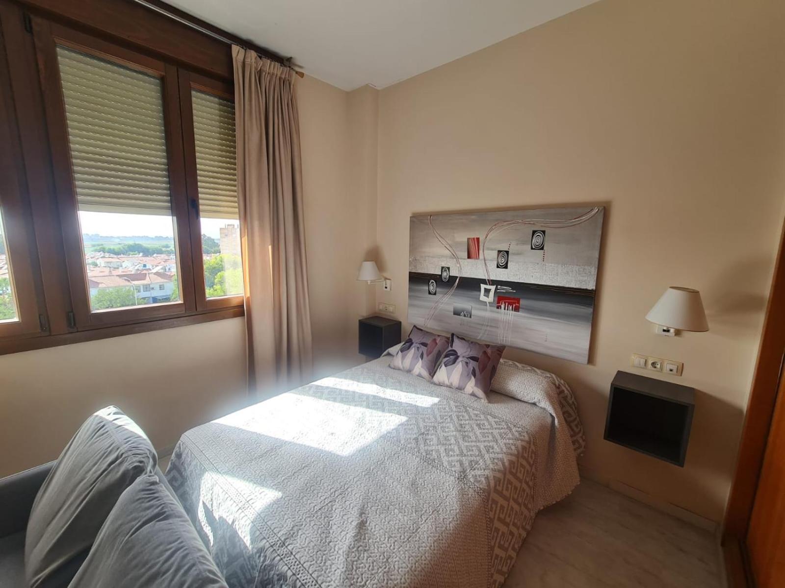 Lux Abril Apartment Севиля Екстериор снимка