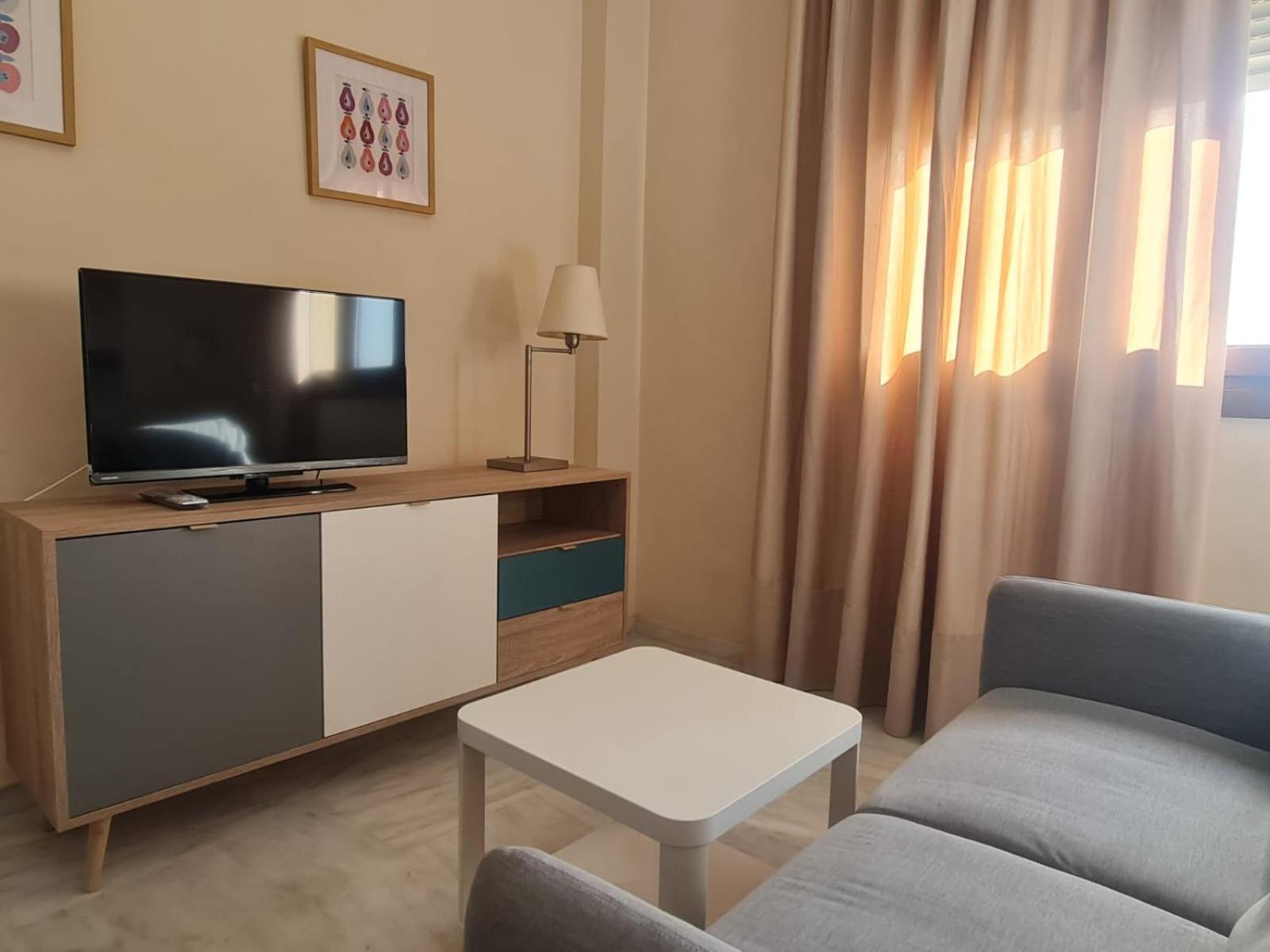 Lux Abril Apartment Севиля Екстериор снимка
