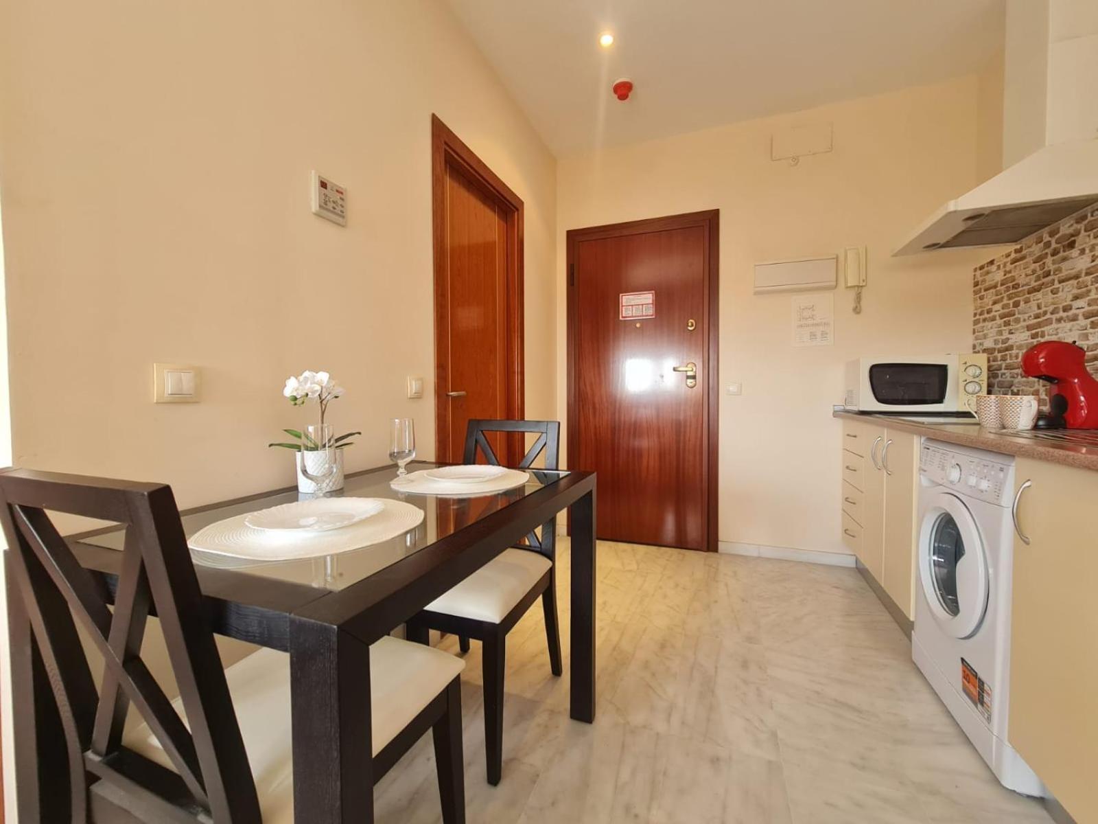Lux Abril Apartment Севиля Екстериор снимка