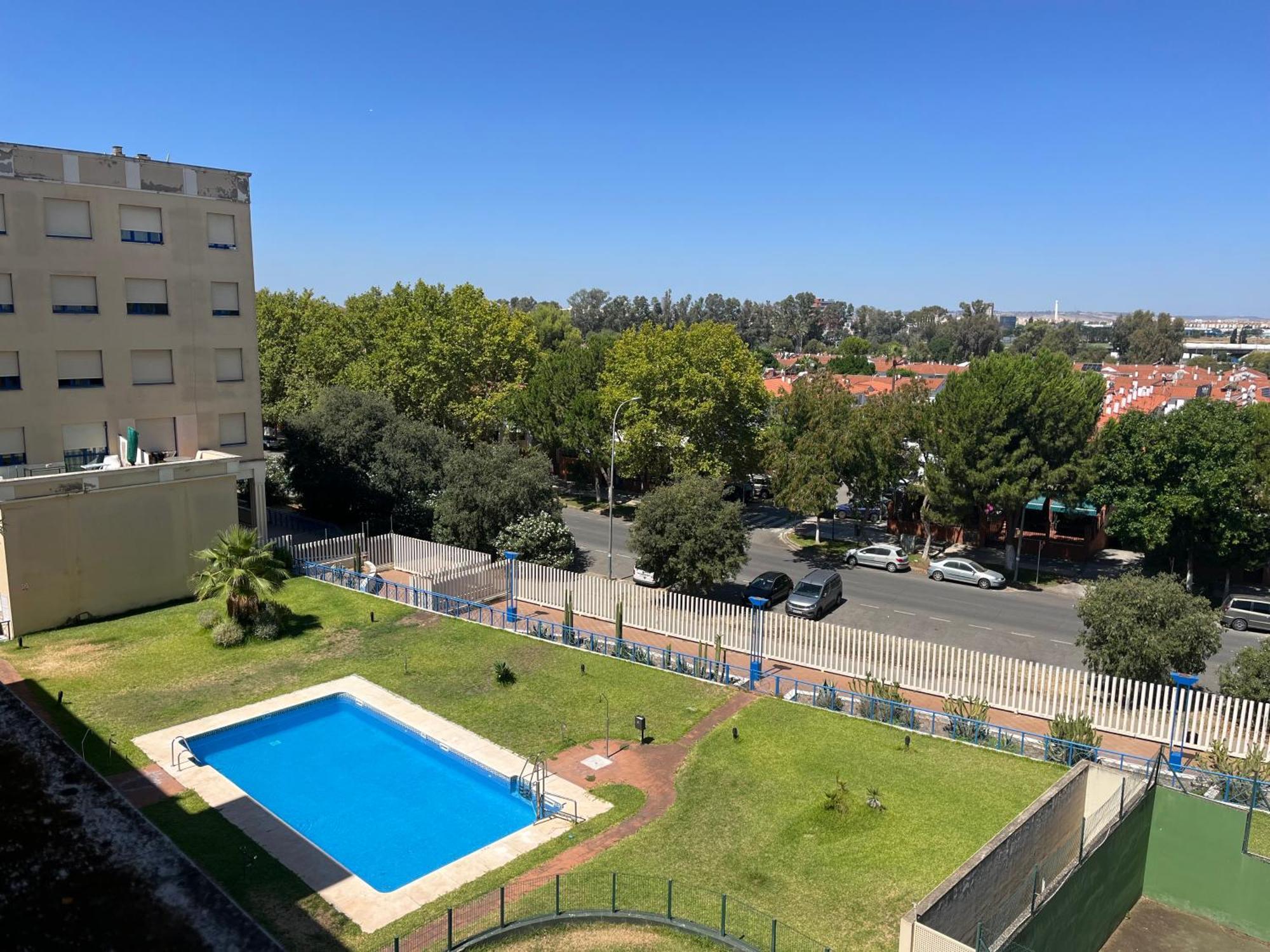 Lux Abril Apartment Севиля Екстериор снимка